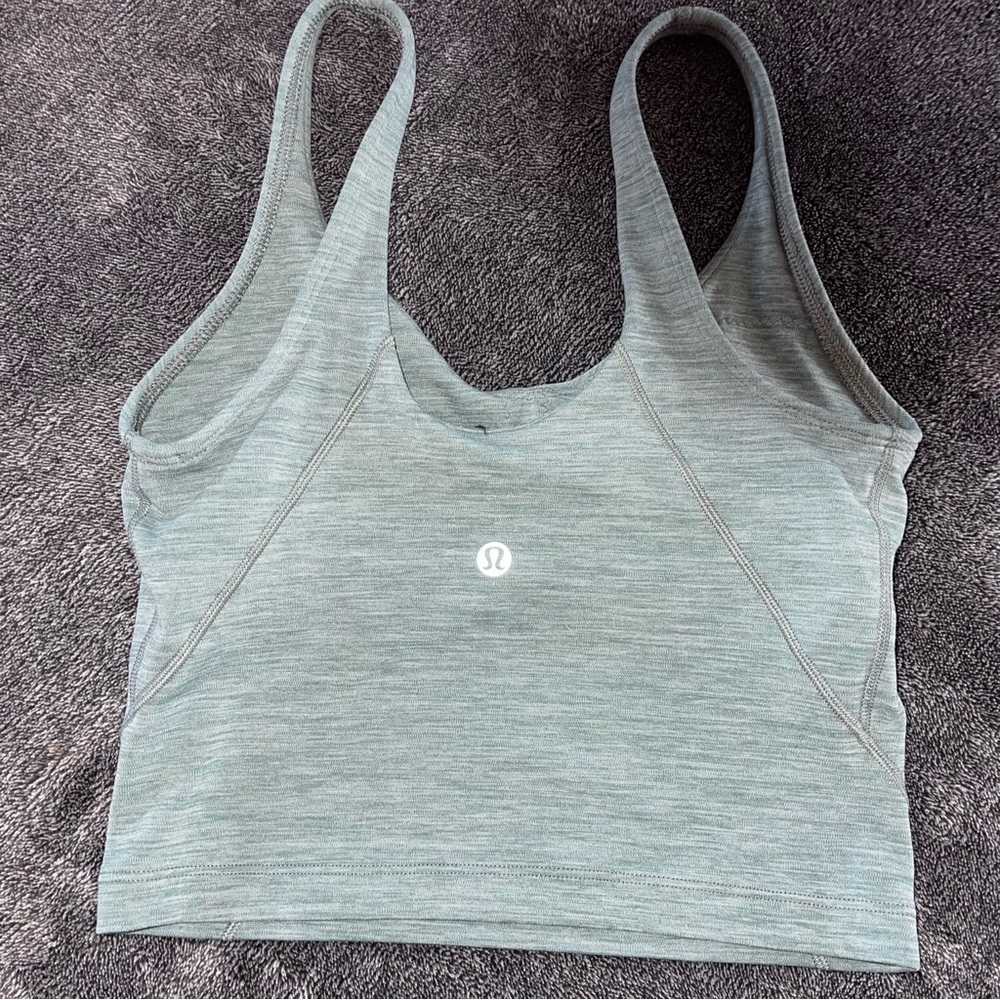 Beautiful green Lululemon tank built-in bra size 2